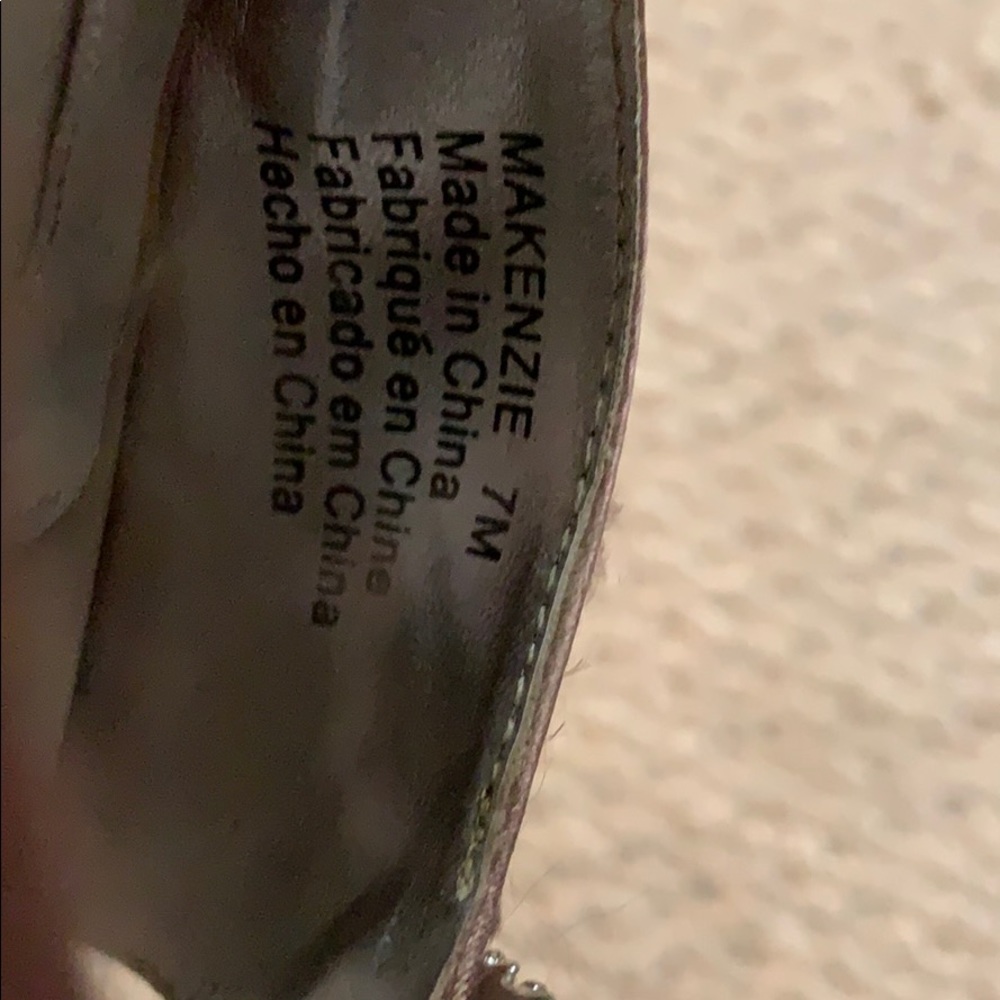 Heels - Picture 3 of 4